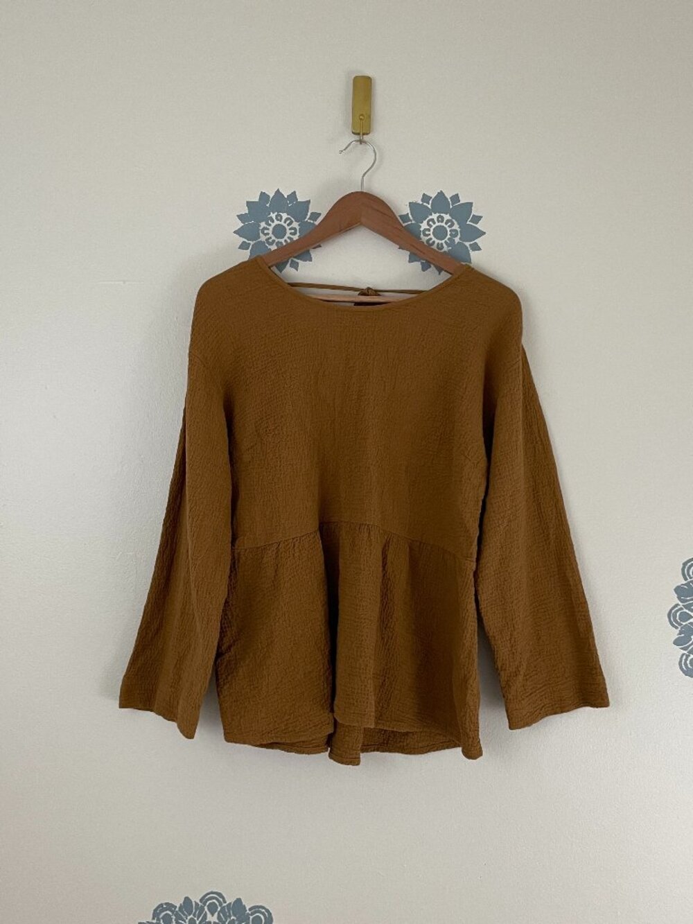 Madewell Long Sleeve Open Back Peplum Top in Toffee Size Small
